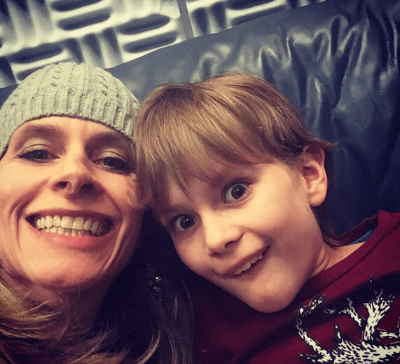 Izzy Stannard With Mom And Gender Confusions